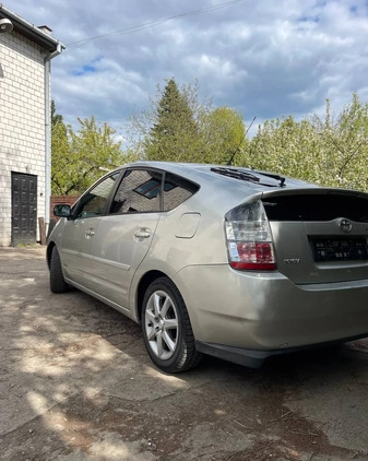 Toyota Prius cena 20900 przebieg: 207000, rok produkcji 2005 z Myślibórz małe 137